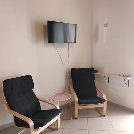 Nick 5ths Apartment