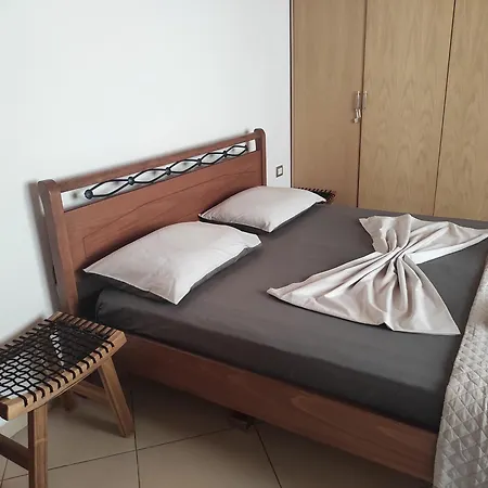 Nick Apartment